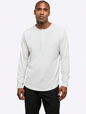 Cuts Clothing (110$) | AO Long Sleeve Henley Curve-Hem, Size L